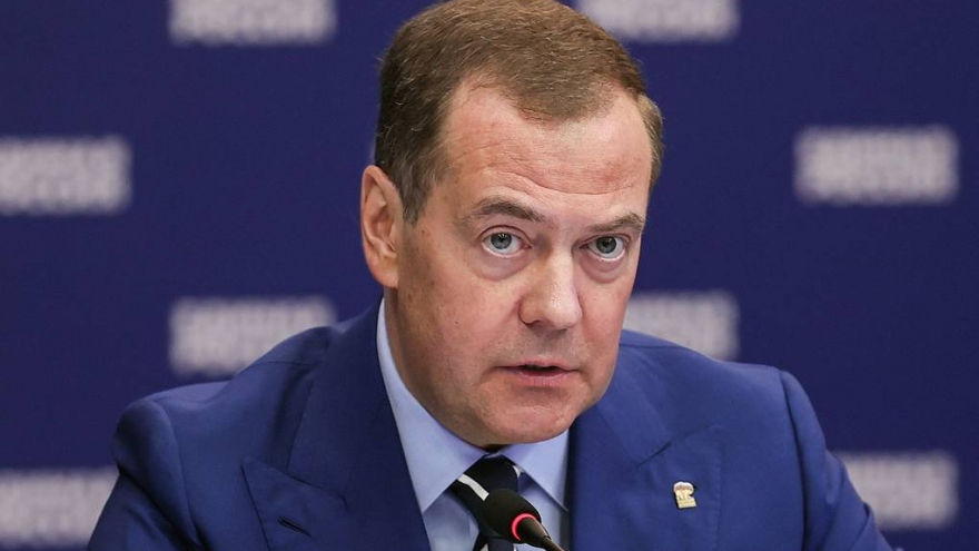 Medvedev: Chuyên gia nước ngoài ở Ukraine là mục tiêu hợp pháp của Nga